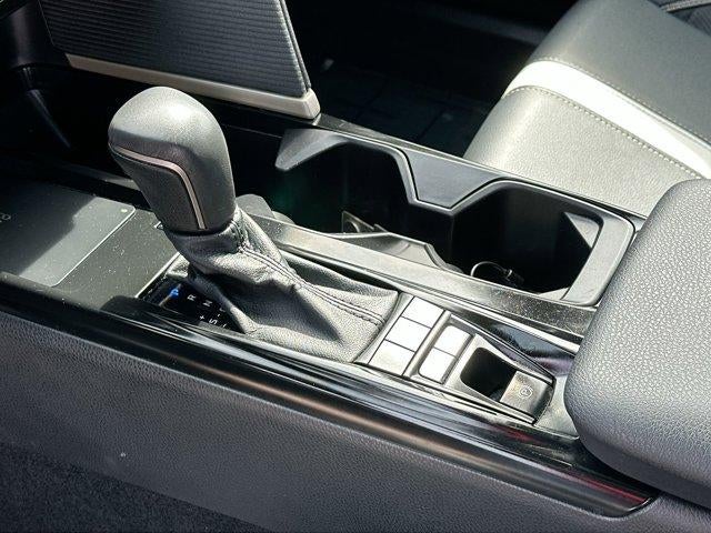 2025 Toyota Camry SE (SE)