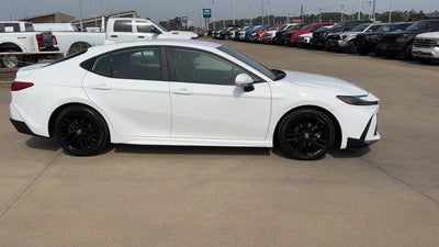 2025 Toyota Camry SE (SE)