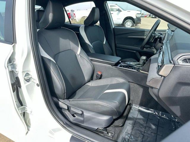 2025 Toyota Camry SE (SE)