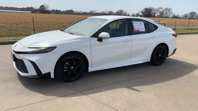2025 Toyota Camry SE (SE)