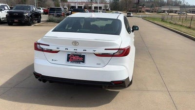 2025 Toyota Camry SE (SE)
