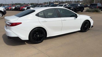 2025 Toyota Camry SE (SE)