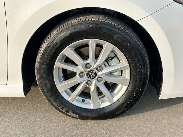 2025 Toyota Camry LE (SE)