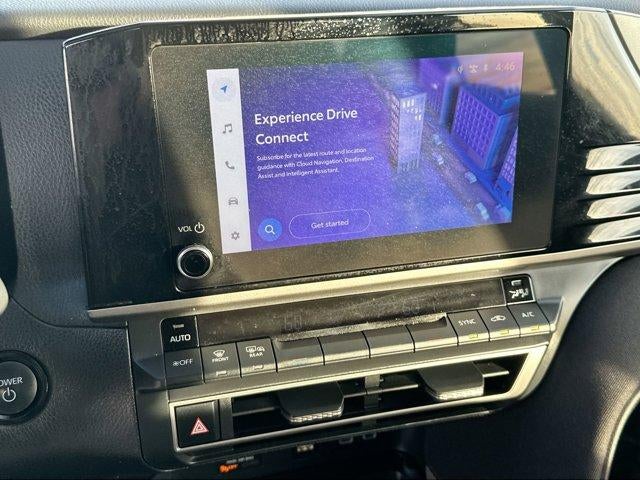 2025 Toyota Camry LE (SE)