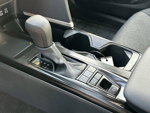 2025 Toyota Camry LE (SE)