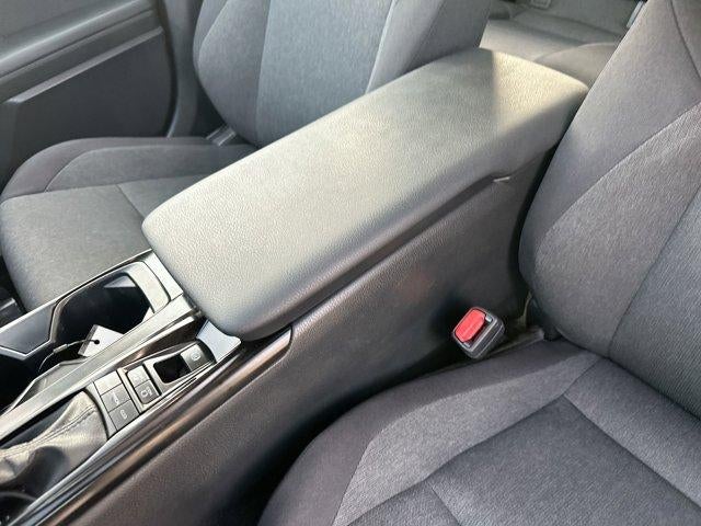 2025 Toyota Camry LE (SE)