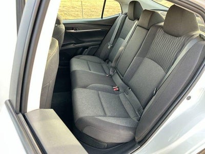 2025 Toyota Camry LE (SE)