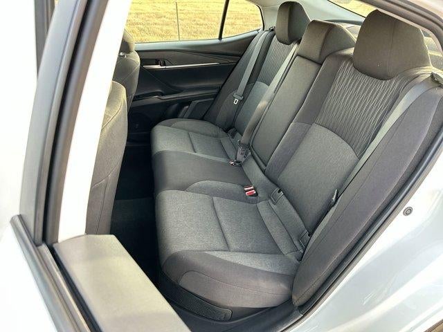 2025 Toyota Camry LE (SE)