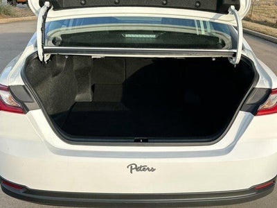 2025 Toyota Camry LE (SE)