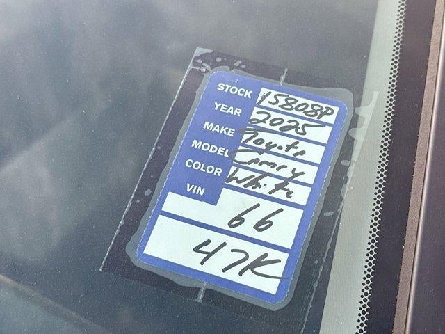 2025 Toyota Camry LE (SE)