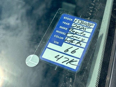 2025 Toyota Camry LE (SE)