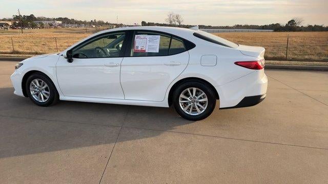 2025 Toyota Camry LE (SE)