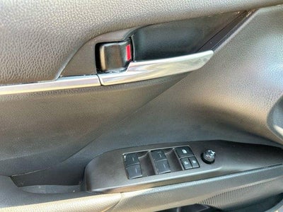 2024 Toyota Camry SE Auto (SE)