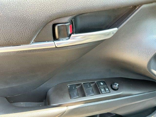 2024 Toyota Camry SE Auto (SE)