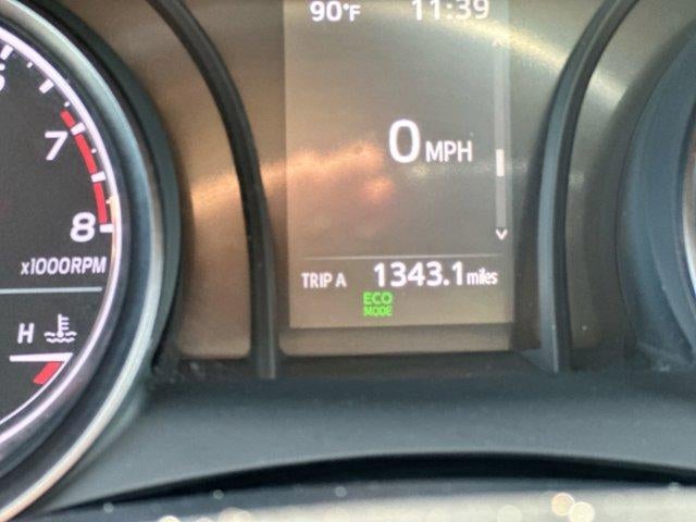 2024 Toyota Camry SE Auto (SE)