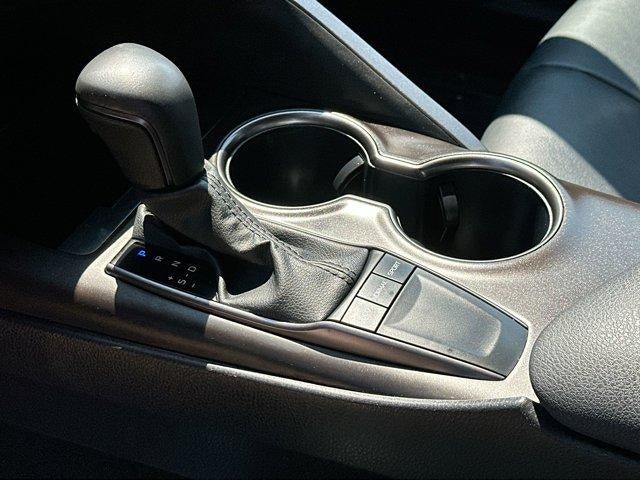 2024 Toyota Camry SE Auto (SE)
