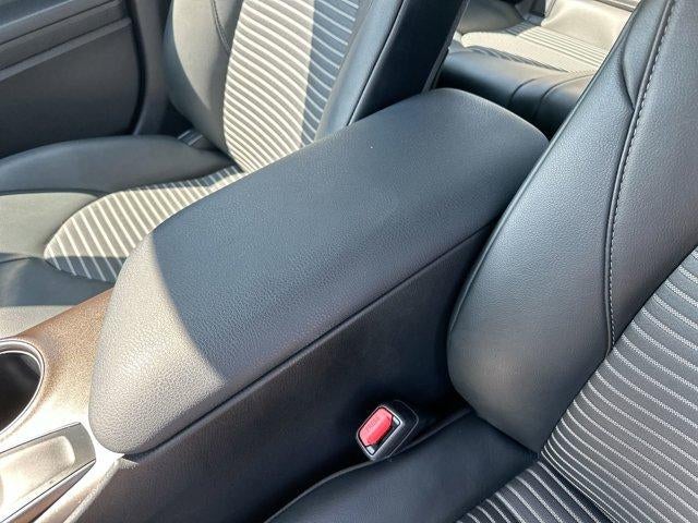 2024 Toyota Camry SE Auto (SE)