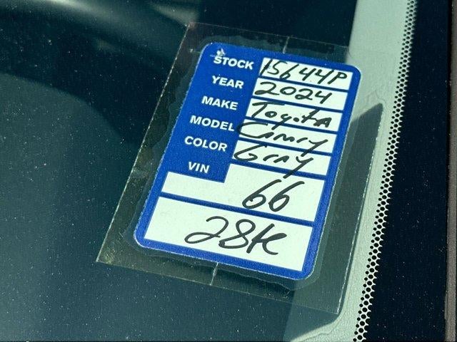 2024 Toyota Camry SE Auto (SE)