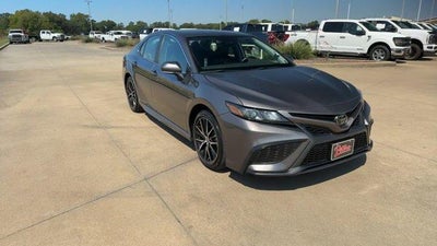 2024 Toyota Camry SE Auto (SE)