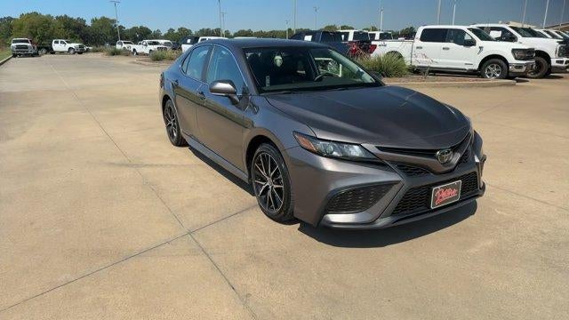 2024 Toyota Camry SE Auto (SE)