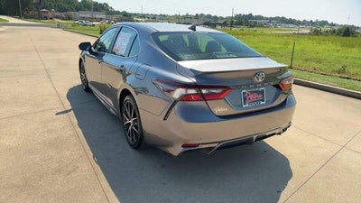 2024 Toyota Camry SE Auto (SE)