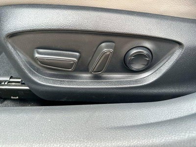 2023 Toyota Camry Hybrid SE CVT (Natl)