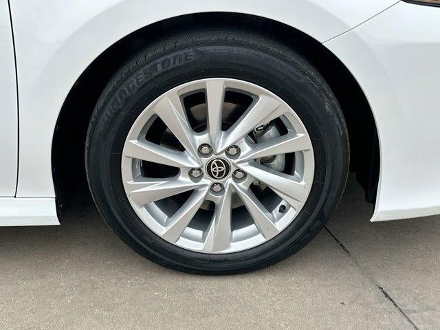 2023 Toyota Camry LE Auto (SE)
