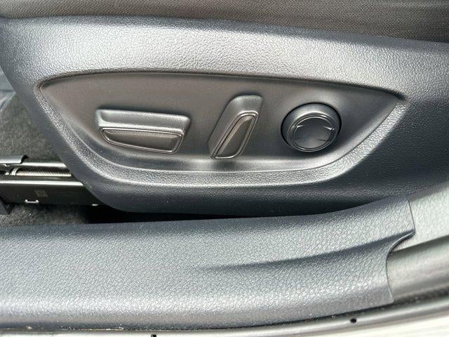 2023 Toyota Camry LE Auto (SE)