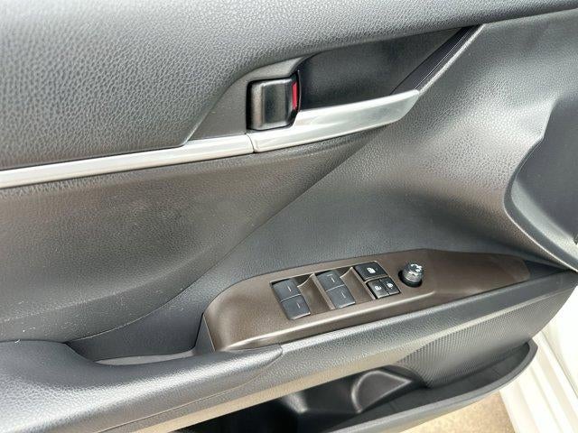 2023 Toyota Camry LE Auto (SE)