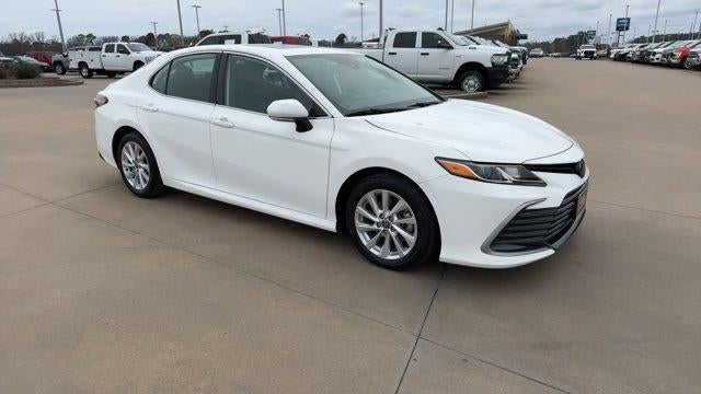 2023 Toyota Camry LE Auto (SE)