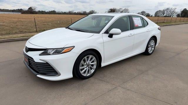 2023 Toyota Camry LE Auto (SE)