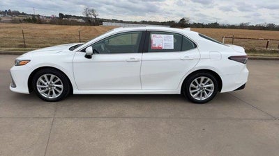 2023 Toyota Camry LE Auto (SE)