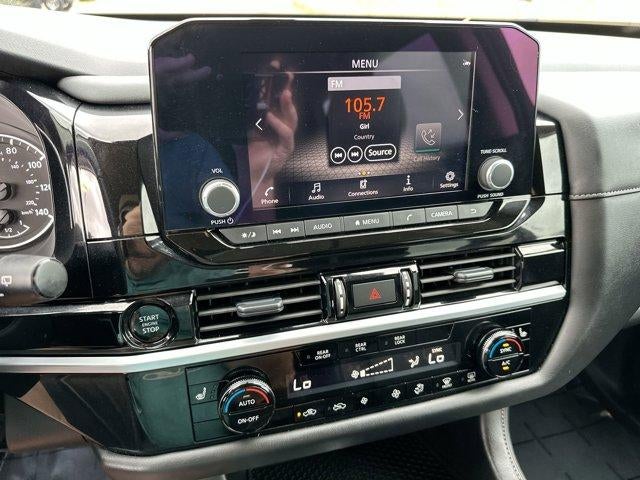 2025 Nissan Pathfinder SV 4WD