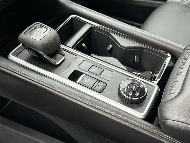 2025 Nissan Pathfinder SV 4WD