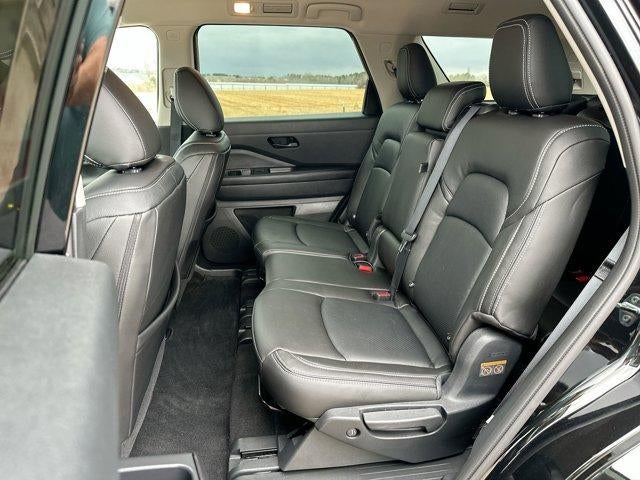 2025 Nissan Pathfinder SV 4WD