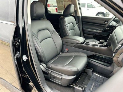 2025 Nissan Pathfinder SV 4WD