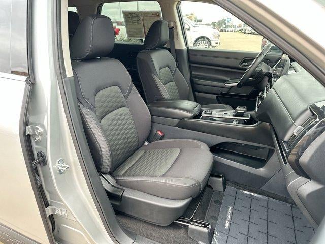 2024 Nissan Pathfinder SV 4WD