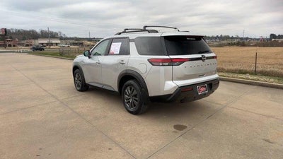 2024 Nissan Pathfinder SV 4WD