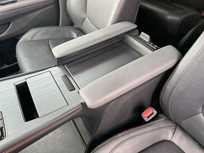 2024 Toyota Sienna XSE FWD 7-Passenger (Natl)