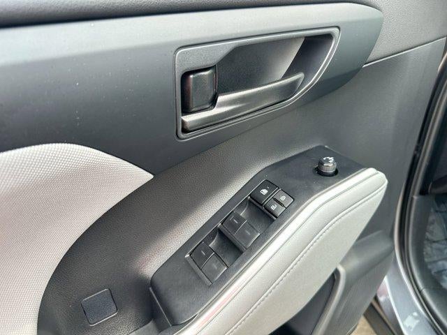 2023 Toyota Highlander L FWD (Natl)