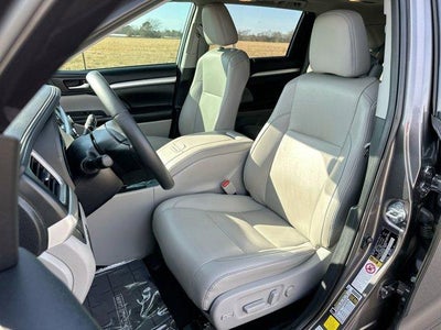 2019 Toyota Highlander XLE V6 FWD (Natl)