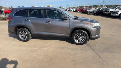 2019 Toyota Highlander XLE V6 FWD (Natl)