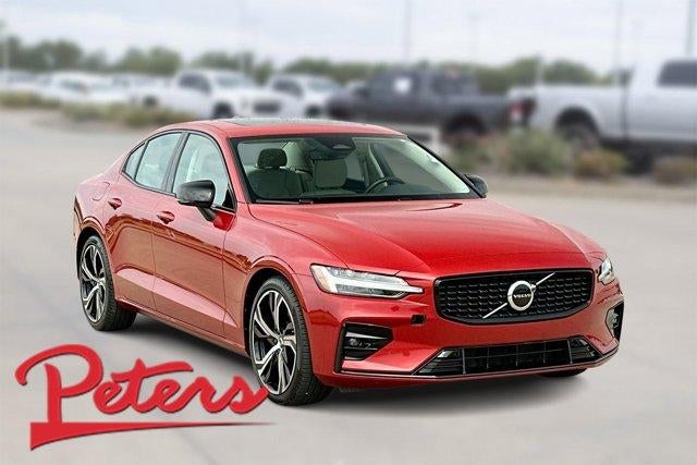 2024 Volvo S60 B5 AWD Core Dark Theme