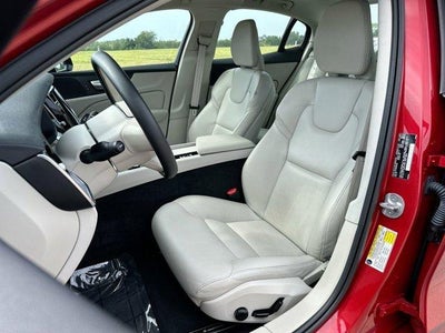 2024 Volvo S60 B5 AWD Core Dark Theme