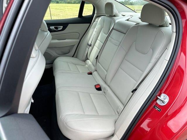 2024 Volvo S60 B5 AWD Core Dark Theme