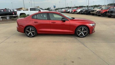 2024 Volvo S60 B5 AWD Core Dark Theme