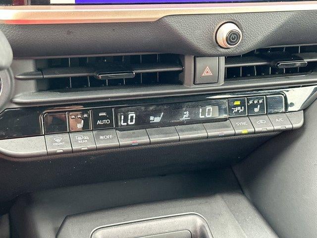 2023 Toyota Crown XLE AWD (Natl)