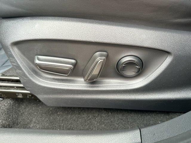 2023 Toyota Crown XLE AWD (Natl)