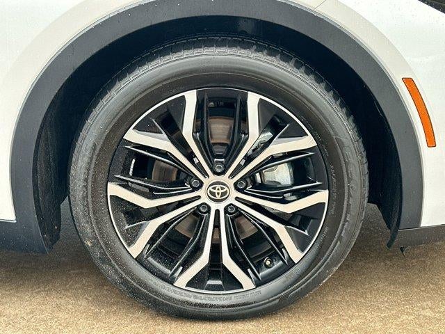 2023 Toyota Crown XLE AWD (Natl)