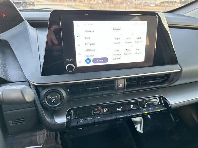 2024 Toyota Prius LE (Natl)